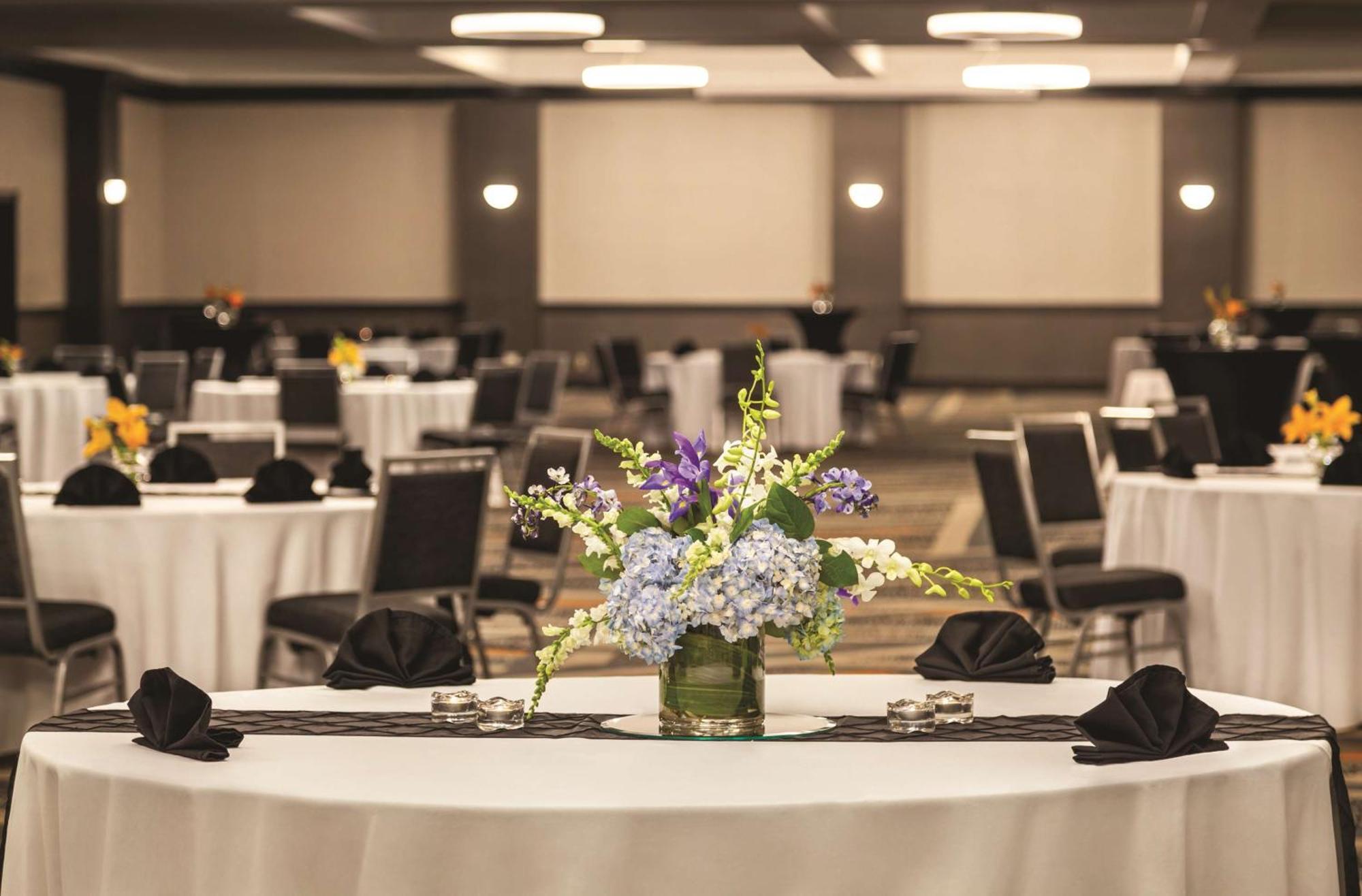 Hilton Knoxville Airport Alcoa Εξωτερικό φωτογραφία